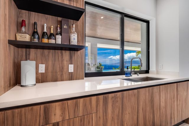 16 Kumu Niu Pl Unit B, Lahaina, HI 96761