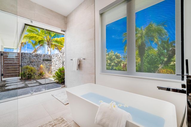 16 Kumu Niu Pl Unit B, Lahaina, HI 96761