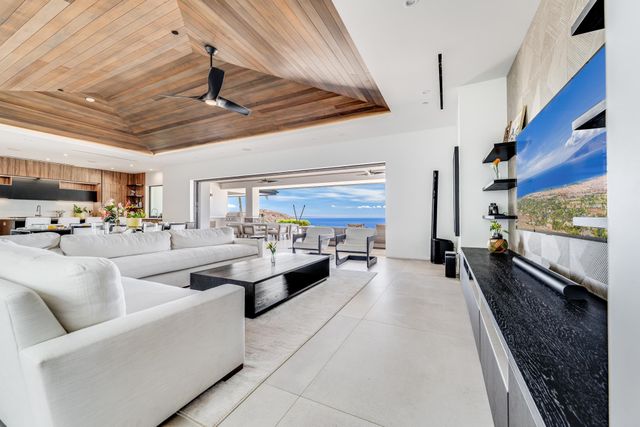 16 Kumu Niu Pl Unit B, Lahaina, HI 96761