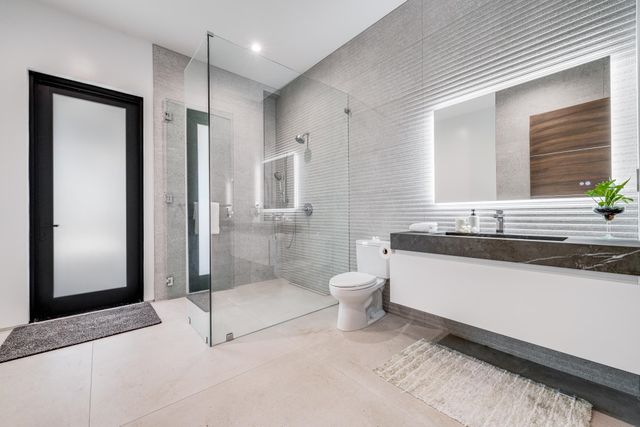 16 Kumu Niu Pl Unit B, Lahaina, HI 96761