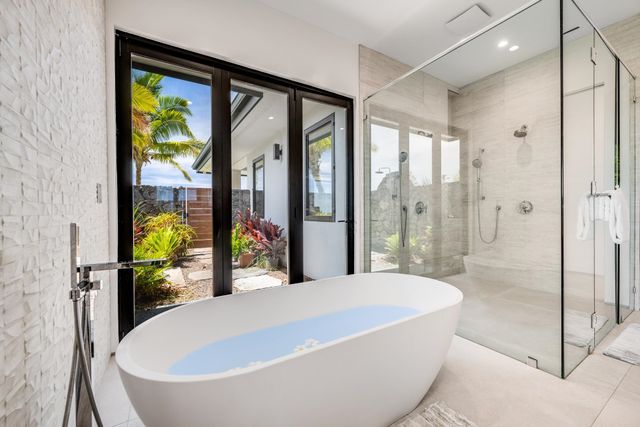 16 Kumu Niu Pl Unit B, Lahaina, HI 96761