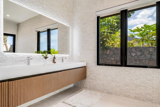 16 Kumu Niu Pl Unit B, Lahaina, HI 96761