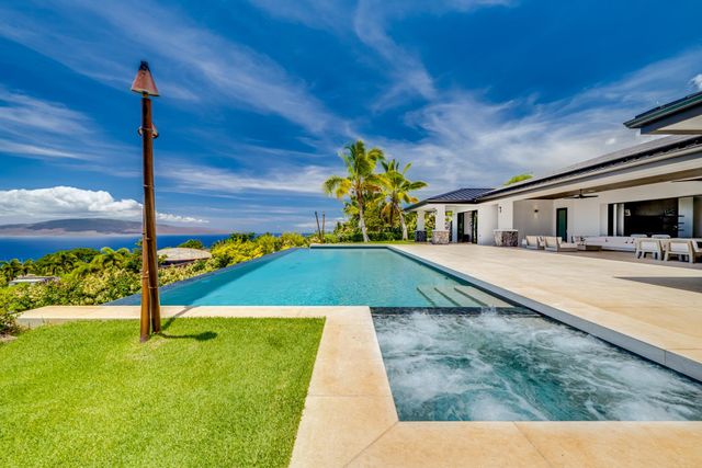 16 Kumu Niu Pl Unit B, Lahaina, HI 96761