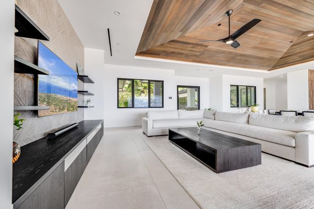 16 Kumu Niu Pl Unit B, Lahaina, HI 96761