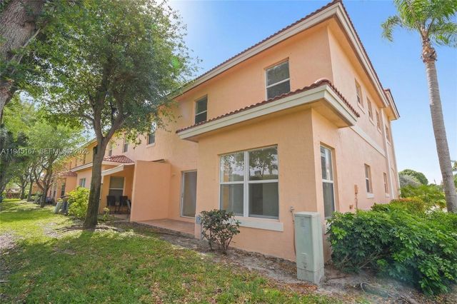 501 Talia Circle, Palm Springs, FL 33461