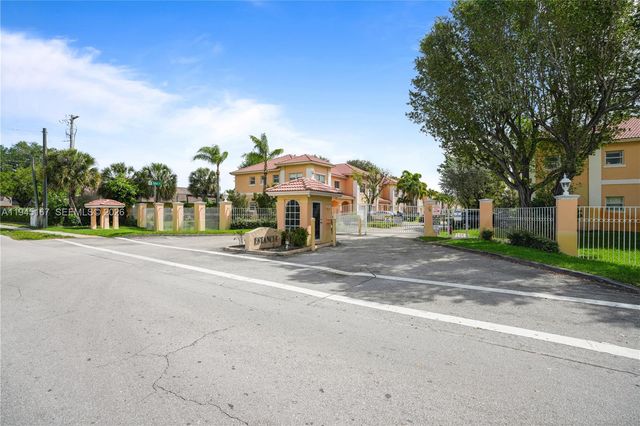 501 Talia Circle, Palm Springs, FL 33461