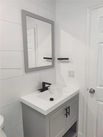 1408 NE 24th St, Wilton Manors, FL 33305