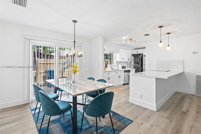 1408 NE 24th St, Wilton Manors, FL 33305