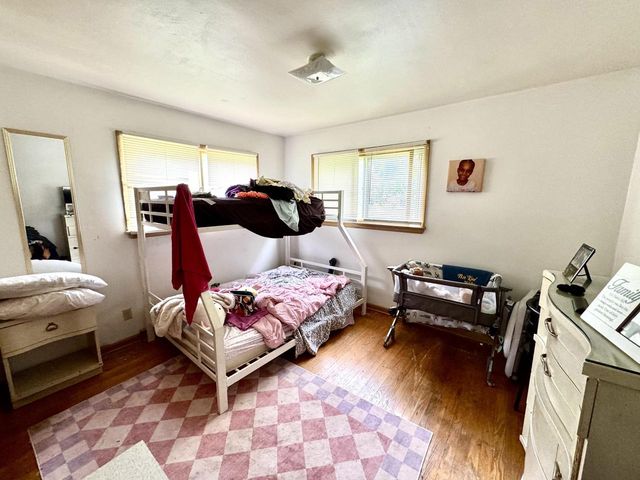7328 W Honey Creek DRIVE, Milwaukee, WI 53219