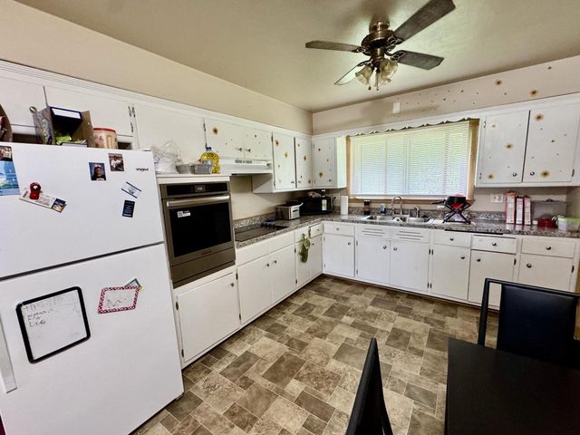 7328 W Honey Creek DRIVE, Milwaukee, WI 53219