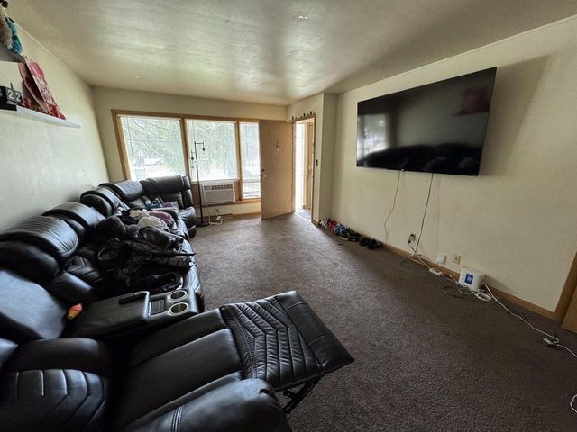 7328 W Honey Creek DRIVE, Milwaukee, WI 53219