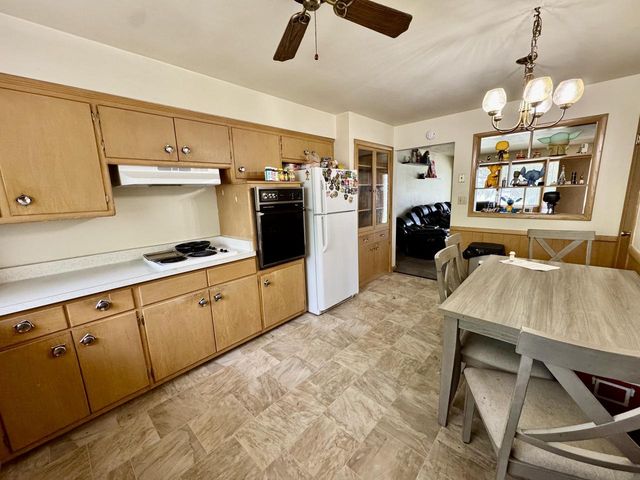 7328 W Honey Creek DRIVE, Milwaukee, WI 53219
