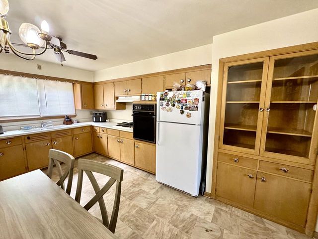 7328 W Honey Creek DRIVE, Milwaukee, WI 53219