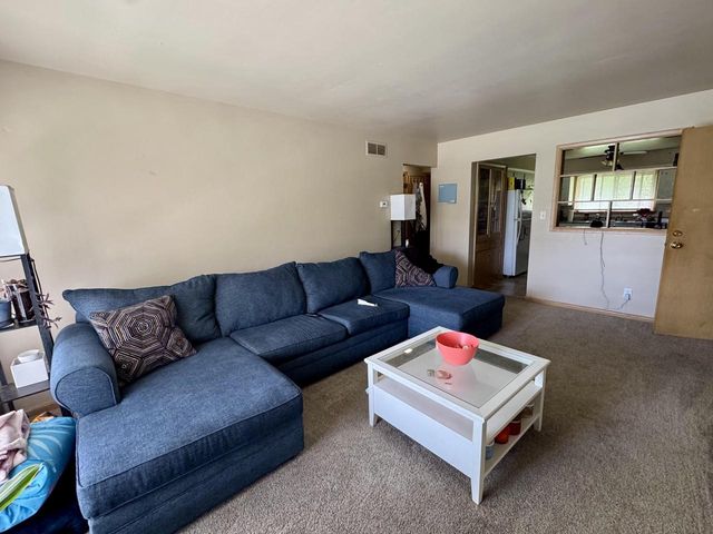 7328 W Honey Creek DRIVE, Milwaukee, WI 53219