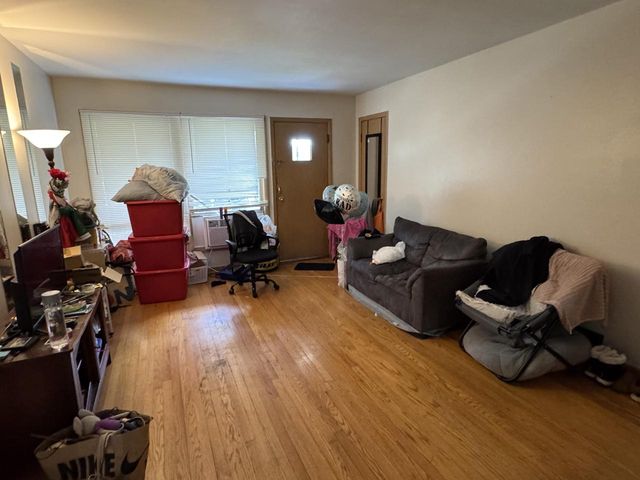 7328 W Honey Creek DRIVE, Milwaukee, WI 53219