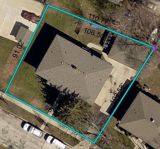 7328 W Honey Creek DRIVE, Milwaukee, WI 53219
