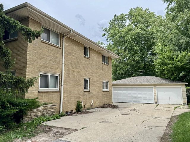 7328 W Honey Creek DRIVE, Milwaukee, WI 53219