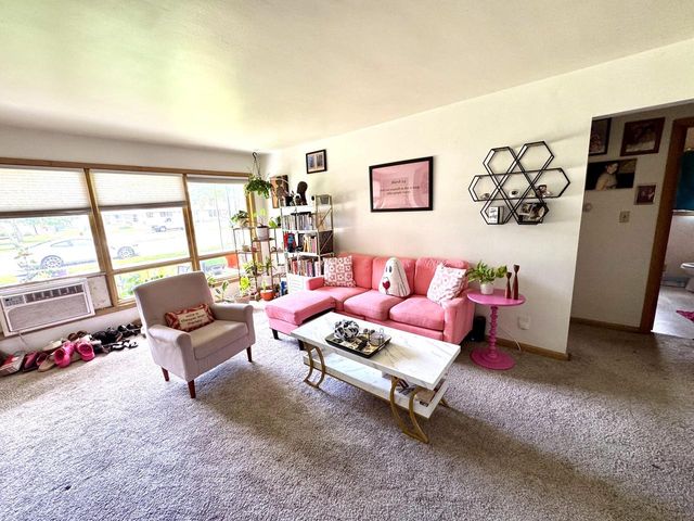7328 W Honey Creek DRIVE, Milwaukee, WI 53219