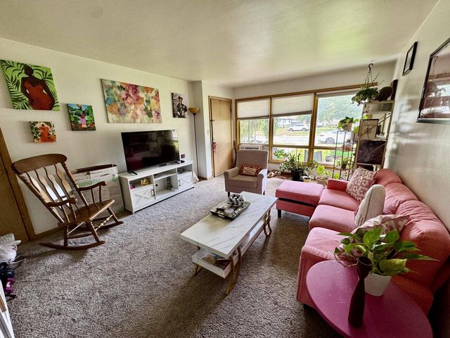 7328 W Honey Creek DRIVE, Milwaukee, WI 53219