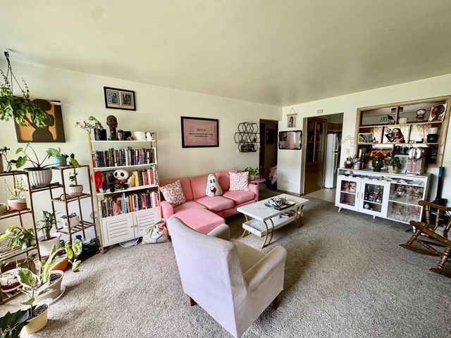 7328 W Honey Creek DRIVE, Milwaukee, WI 53219