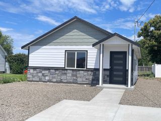 10821 E Grace Ave, Spokane Valley, WA 99206