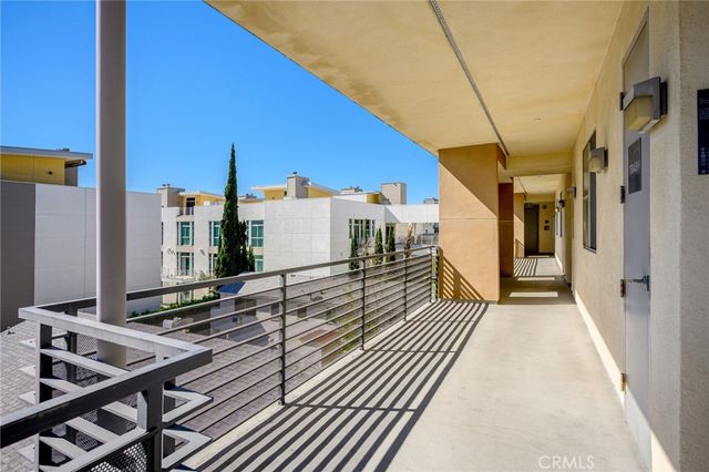 217 S Marengo 304, Pasadena, CA 91101