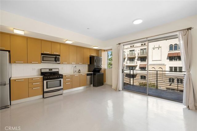 217 S Marengo 304, Pasadena, CA 91101