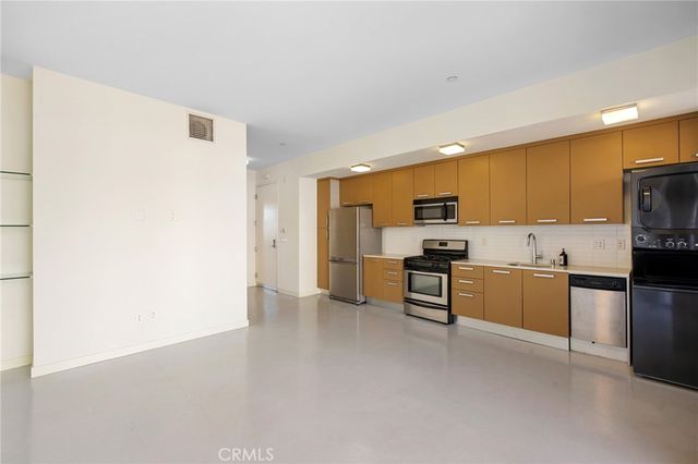 217 S Marengo 304, Pasadena, CA 91101