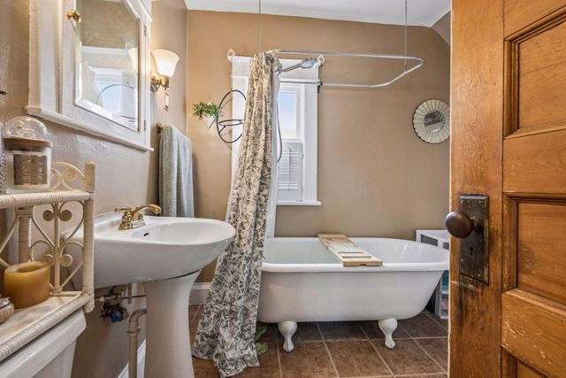 1307 Seminary Avenue, Saint Paul, MN 55104