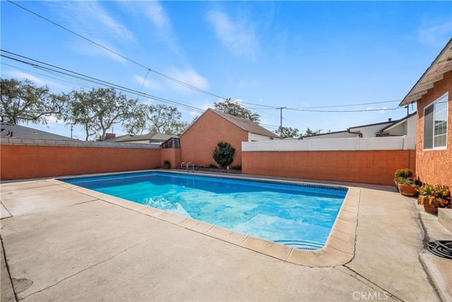 6032 Oliva, Lakewood, CA 90712