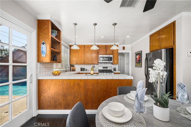 6032 Oliva, Lakewood, CA 90712