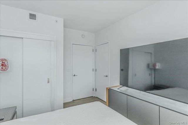 13103 40th Road 9N, Flushing, NY 11354