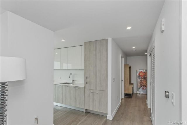13103 40th Road 9N, Flushing, NY 11354