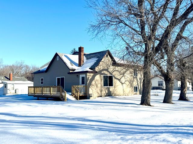 301 W Garfield Avenue, Mahnomen, MN 56557