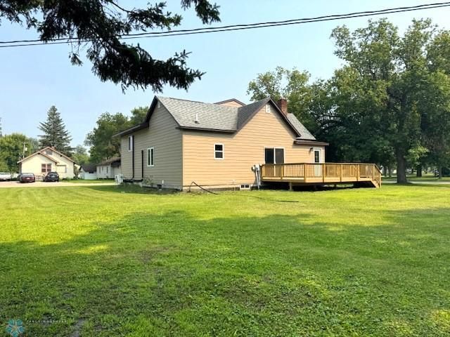 301 W Garfield Avenue, Mahnomen, MN 56557