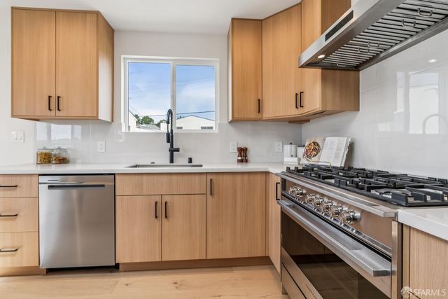 9 Seabreeze Court, Pacifica, CA 94044