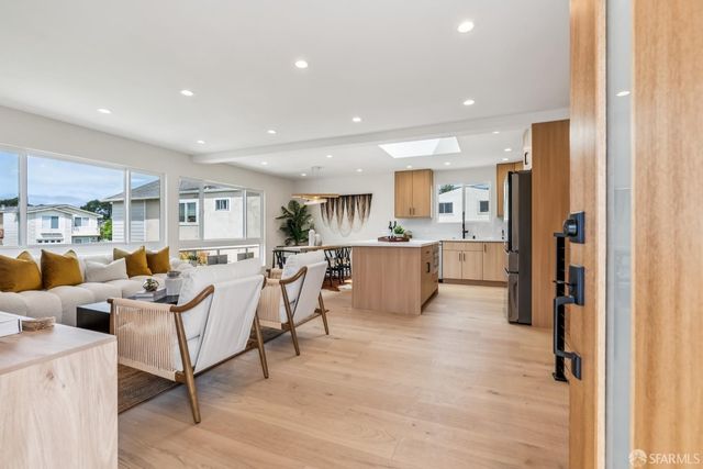 9 Seabreeze Court, Pacifica, CA 94044