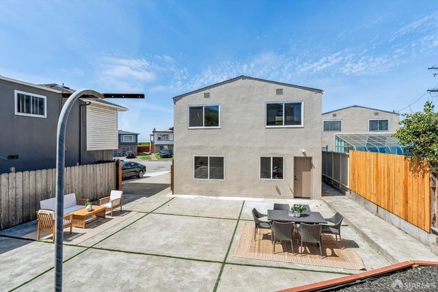 9 Seabreeze Court, Pacifica, CA 94044