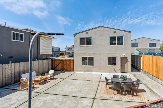 9 Seabreeze Court, Pacifica, CA 94044