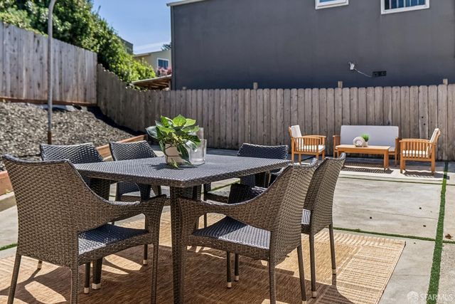 9 Seabreeze Court, Pacifica, CA 94044