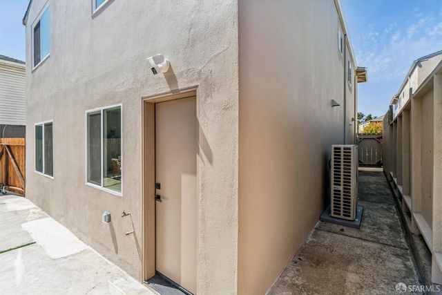 9 Seabreeze Court, Pacifica, CA 94044