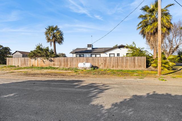 29205 Road 210, Exeter, CA 93221