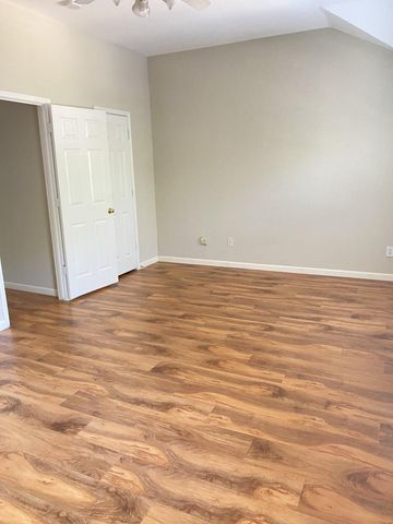 27 Butterfly Branch, The Woodlands, TX 77382