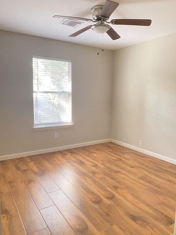27 Butterfly Branch, The Woodlands, TX 77382