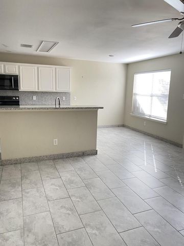 27 Butterfly Branch, The Woodlands, TX 77382