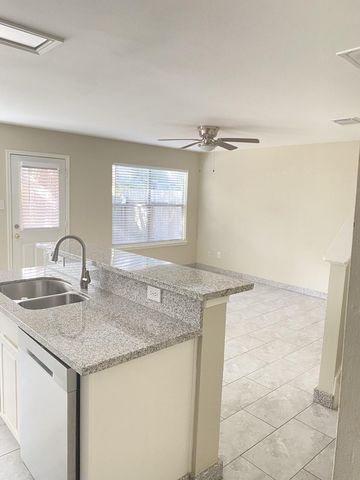 27 Butterfly Branch, The Woodlands, TX 77382