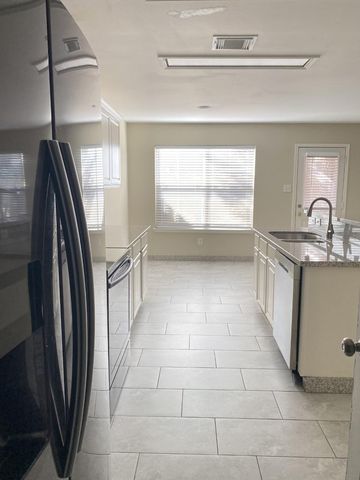 27 Butterfly Branch, The Woodlands, TX 77382