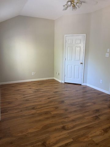 27 Butterfly Branch, The Woodlands, TX 77382