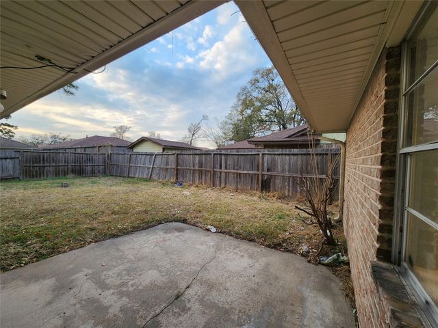 9619 Guest Street, Houston, TX 77078