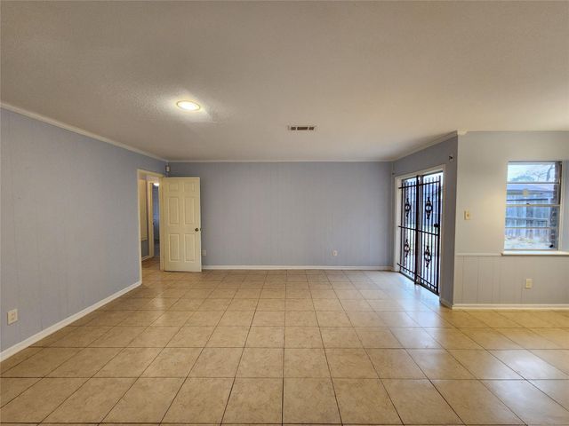 9619 Guest Street, Houston, TX 77078